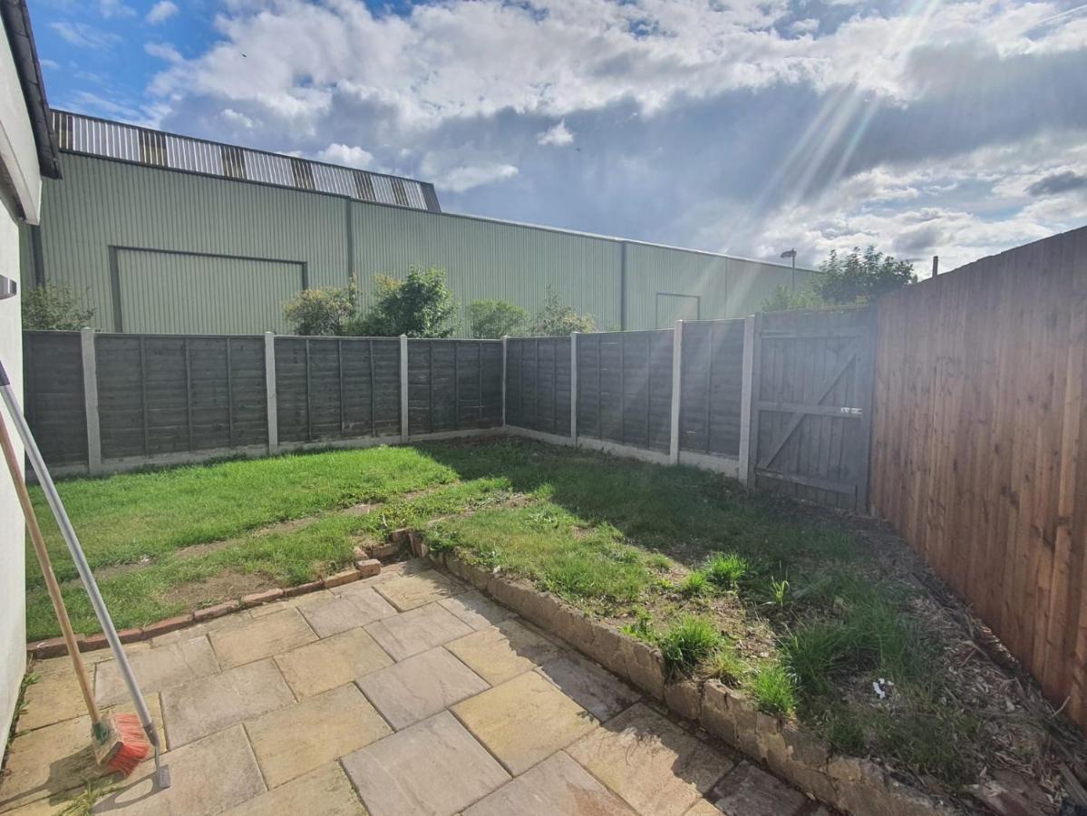 Stylish And Homey 3 Bedroom House With Free Parking & Wi-Fi Minworth Eksteriør billede